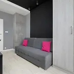 Appartamento Legionow Elegant With Office, Balcony & Parking By Renters *