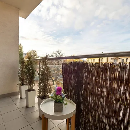 Legionow Elegant With Office, Balcony & Parking By Renters Lodz (Lodz)