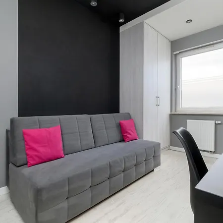 Legionow Elegant With Office, Balcony & Parking By Renters Lodz (Lodz)