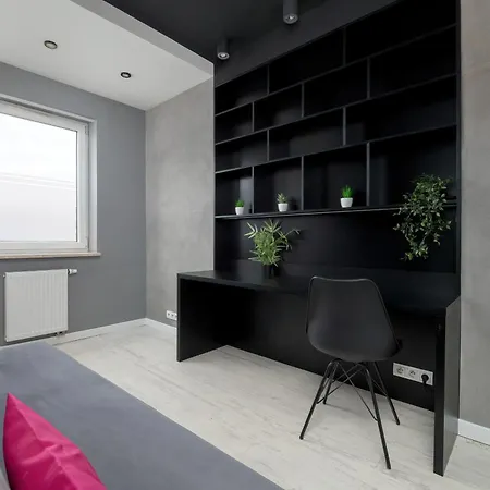 Legionow Elegant With Office, Balcony & Parking By Renters Lodz (Lodz)