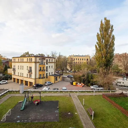 Appartamento Legionow Elegant With Office, Balcony & Parking By Renters