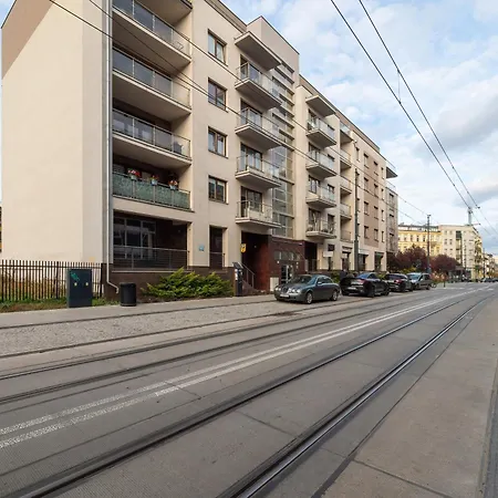 Apartment Legionow Elegant With Office, Balcony & Parking By Renters