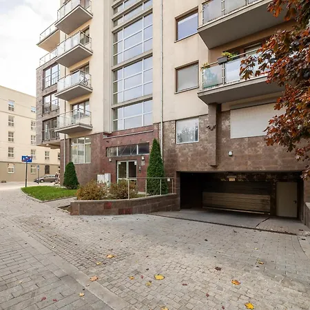 Legionow Elegant With Office, Balcony & Parking By Renters Appartamento Łódź
