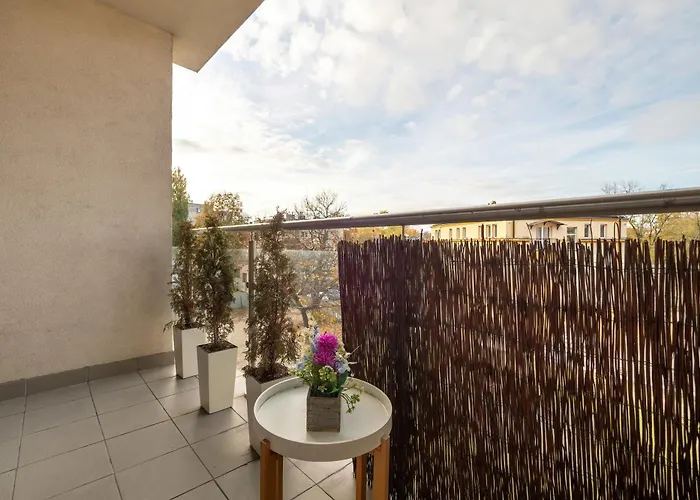 Legionow Elegant With Office, Balcony & Parking By Renters Łódź