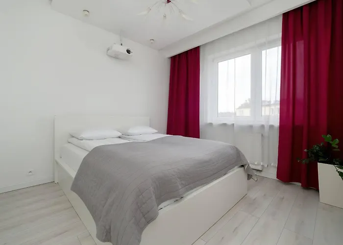 Legionow Elegant With Office, Balcony & Parking By Renters Lejlighed *