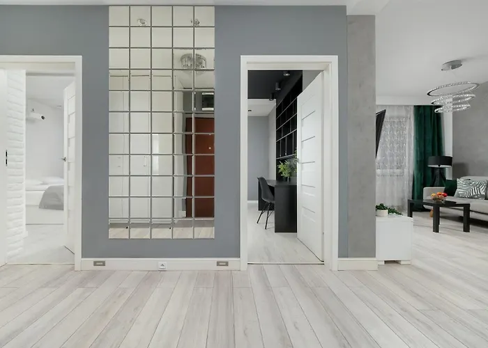 Lejlighed Legionow Elegant With Office, Balcony & Parking By Renters Łódź