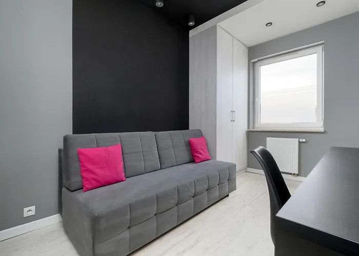 Legionow Elegant With Office, Balcony & Parking By Renters Łódź