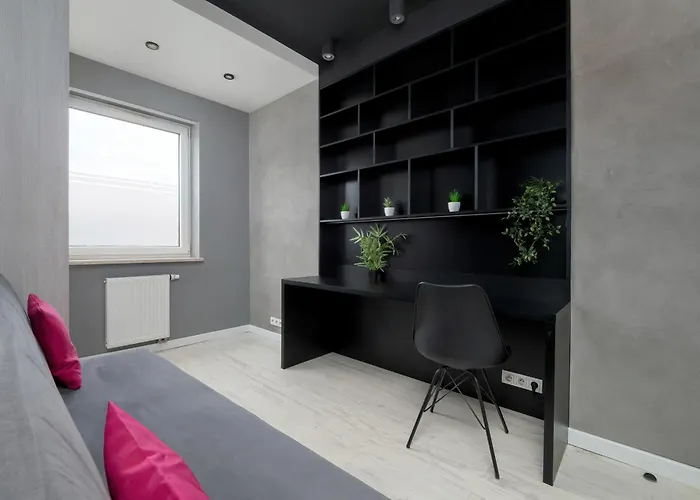 Legionow Elegant With Office, Balcony & Parking By Renters Łódź