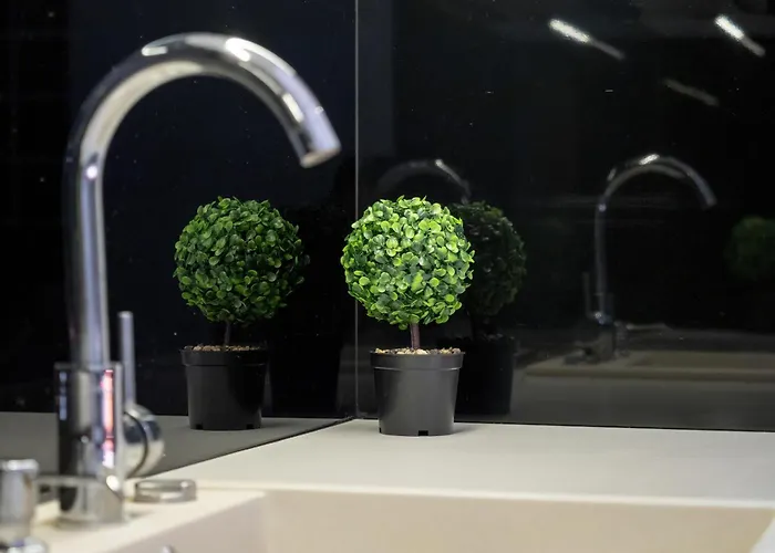 Legionow Elegant With Office, Balcony & Parking By Renters * Łódź