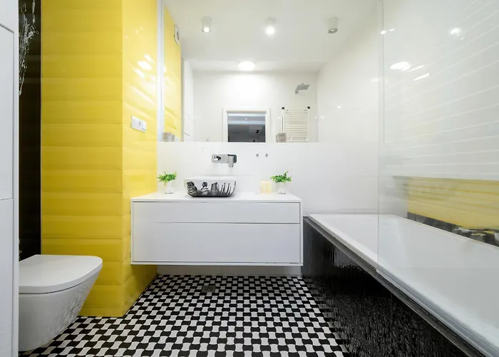 Legionow Elegant With Office, Balcony & Parking By Renters Lejlighed *