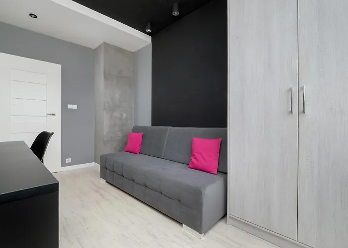 Lejlighed Legionow Elegant With Office, Balcony & Parking By Renters *