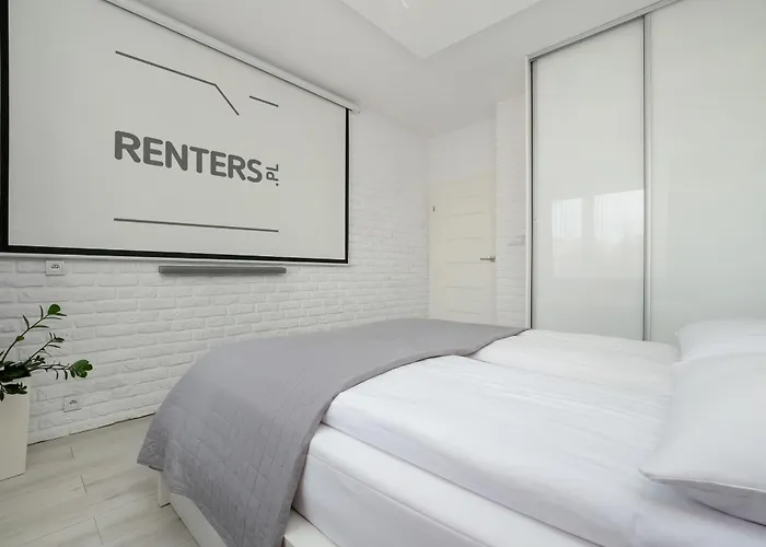 Legionow Elegant With Office, Balcony & Parking By Renters